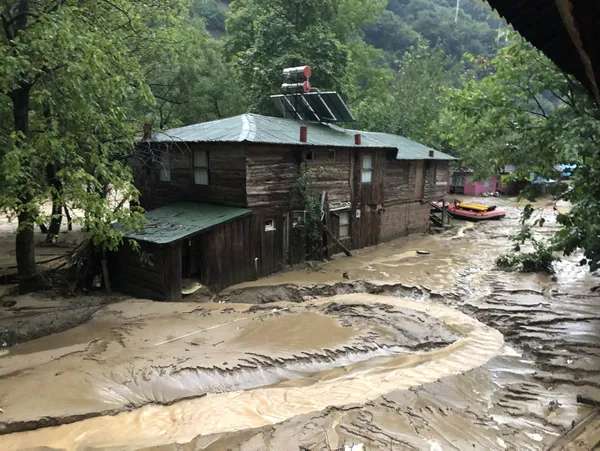 Karadeniz sel ve heyelan riski büyüyor! Uzmanlar uyardı - 3