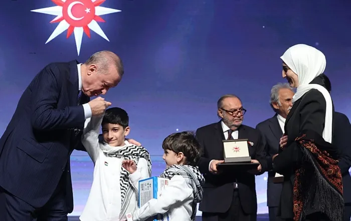 baskan-erdogandan-filistin-mesaji-gazze-icin-mucadele-surecek-1766082345089.jpg Fotoğraf-AA