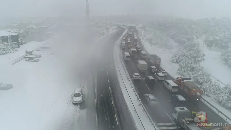 Sarıyer, Çekmeköy, Sultangazi okullar tatil mi? 12 Şubat İstanbul kar tatili açıklamaları 4