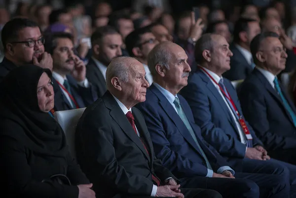 son-dakika-turkiye-yuzyili-icin-buyuk-gun-baskan-recep-tayyip-erdogan-ak-partinin-2023-vizyon-belgesini-acikla-1666971422190.jpg Son dakika: Türkiye Yüzyılı için büyük gün! Başkan Recep Tayyip Erdoğan AK Parti'nin 2023 vizyon belgesini açıkladı - 17