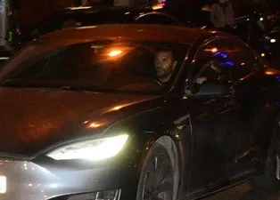 Okan Buruk’un servet değerindeki arabası ilgi odağı oldu!
