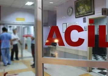 Motosiklet ile otomobil çarpıştı!