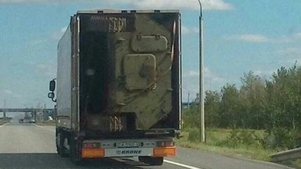 Tankı kamyonla taşıdılar