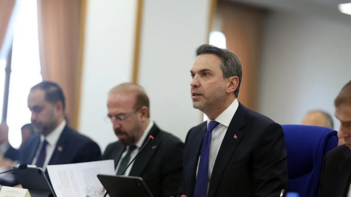 Bakan Bayraktar'dan "Mutfakta tüp boş" diyen CHP’li vekile cevap: Tüpe gerek yok doğal gaz kullanıyorlar