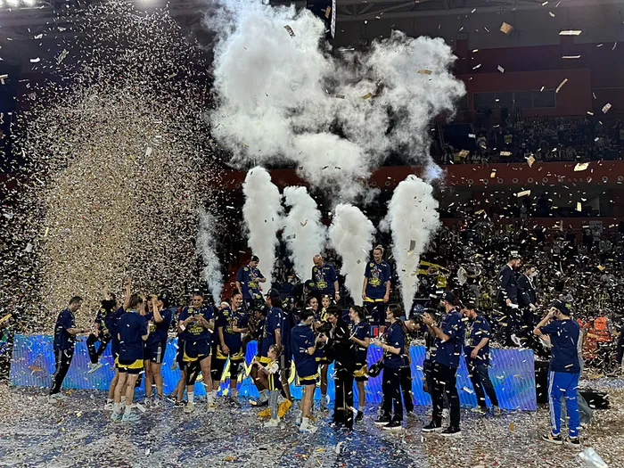 fenerbahce-tarih-yazdi-ust-uste-ikinci-kez-basketbol-fiba-kadinlar-avrupa-liginde-sampiyon-1713120564968.jpg Fenerbahçe tarih yazdı! Üst üste ikinci kez Basketbol FIBA Kadınlar Avrupa Ligi'nde şampiyon... - 5