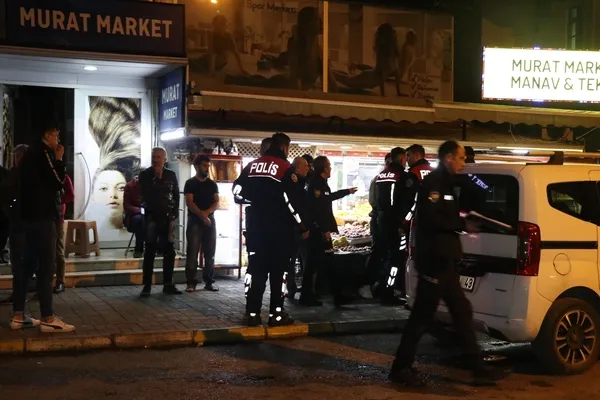 1674193808302.jpg Antalya’da evladı annesini bıçakladı! Yaralı kadını sığındığı markette polis kurtardı - 3