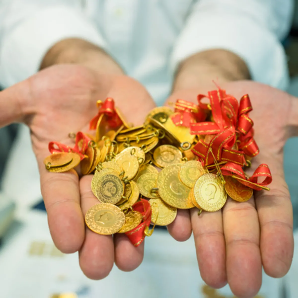 Altında ve gümüşte sert fren: Rekor sonrası yüzde 10’luk kayıp: Piyasalarda neler oluyor?