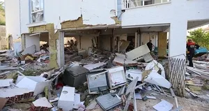 Ev sahibi ile tartışan kiracı binayı havaya uçurdu