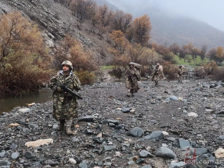 PKK’lı teröristlere ait sığınaklar imha edildi