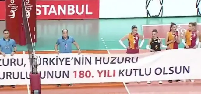 CHP’nin boykotuna destek veren voleybolcu İlkin Aydın’dan skandal hareket: Türk Polis Teşkilatı için açılan pankartı tutmadı!