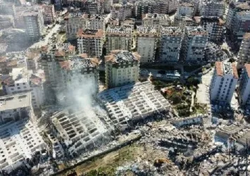 Cennetin cehennem olduğu enkazdan çıkamadılar: Sanki yer yarıldı içine girdiler