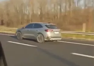 Otoyolda polis kovalamacası kamerada