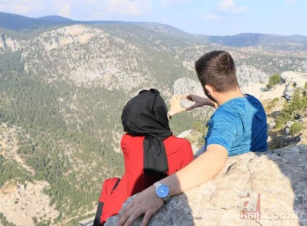 1650 metre uçurumun kenarında fotoğraf kuyruğu 7