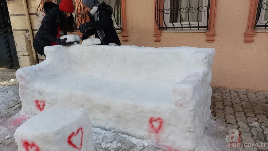 Küçükçekmece’de kardan sanat! Heykeller ilgi çekti 3
