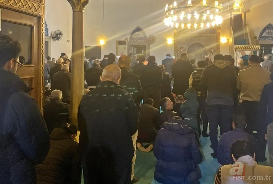 Regaip Kandili'nde vatandaşlardan yoğun ilgi! Camiler doldu taştı: Eller semaya açıldı 5