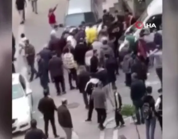 esenyurtta-sokak-kana-bulandi-oluyorum-feryatlari-tuyler-urpertti-1669110981273.jpg Esenyurt’ta sokak kana bulandı! "Ölüyorum" feryatları tüyler ürpertti - 1