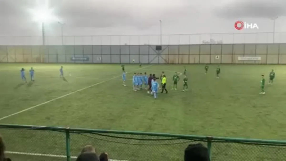 Rize'de oynanan maçta kavga çıktı