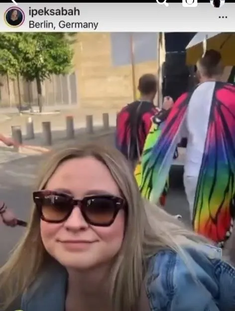 LGBT terörünün "bayrağı" CHP'nin ellerinde! Başdanışman sapıkların yürüyüşünde en önde görüntülendi - 3