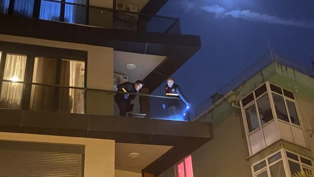 Maltepe'de 5 katlı binanın balkonundan düşen yaşlı adam yaşamını yitirdi