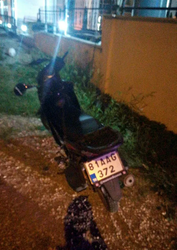 Düzce'de park halindeki otomobile çarpan motosikletteki hamile kadın öldü - 2