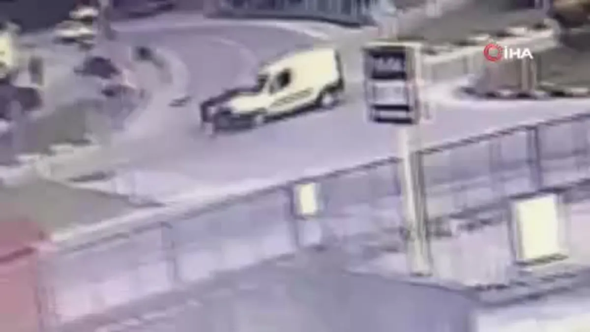 Kaza anı güvenlik kamerasına yansıdı