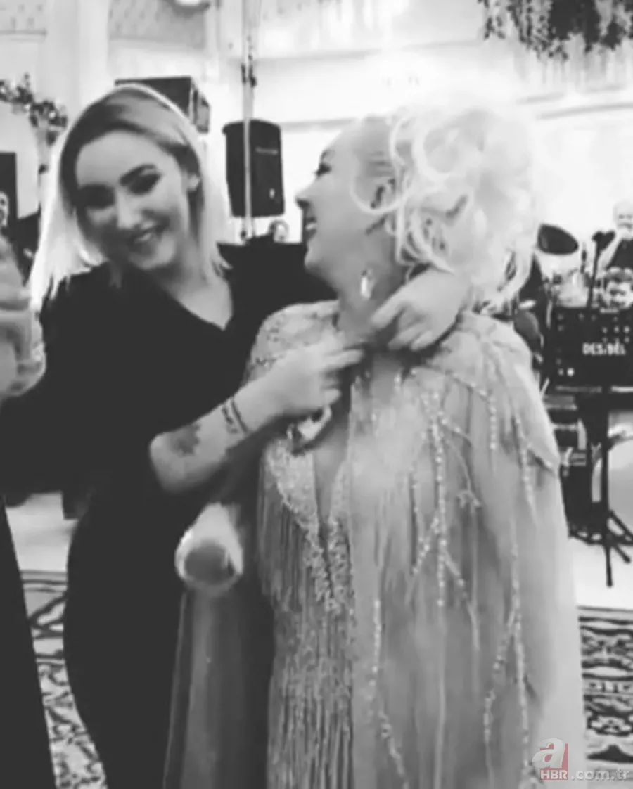 Tuba Büyüküstün'den gözü yaşlı selfie! Kimse ne olduğunu anlamadı 15