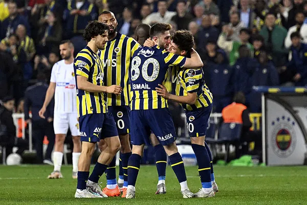 Fenerbahçe evinde yıkıldı! Fenerbahçe 3-3 İstanbulspor MAÇ SONUCU