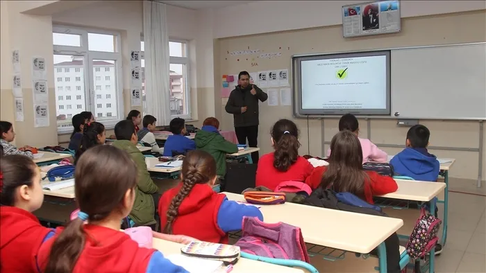 meb-son-dakika-duyurdu-uzman-ogretmen-egitimleri-uzatildi-1662478740378.jpg MEB SON DAKİKA duyurdu! Uzman öğretmen eğitimleri uzatıldı - 8