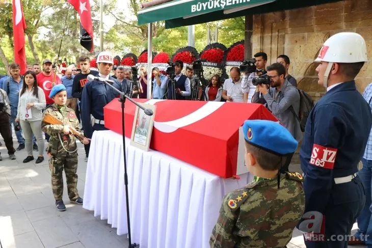 Şehit asker Erhan Gürbüz gözyaşları içerisinde son yolculuğuna uğurlandı