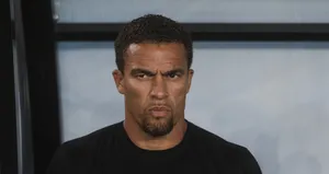 Valerien Ismael kırmızı kart gördü