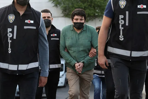 1626019315159.jpg Tosuncuk Mehmet Aydın doymak bilmedi: Avukatları İstanbul Anadolu Adliye Binası'na yemek taşımaktan yoruldu - 5