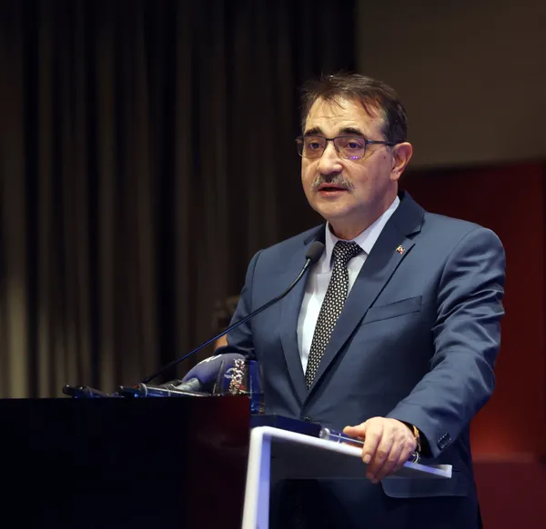 Son dakika: Doğal gazın ardından elektrikte indirim sinyali! Enerji ve Tabii Kaynaklar Bakanı Dönmez o tarihi işaret etti - 2