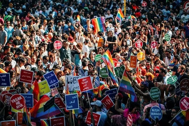Global çete LGBTİ’nin Türkiye'de propagandasını destekleyen gruplar! CHP'li belediyeler başı çekiyor