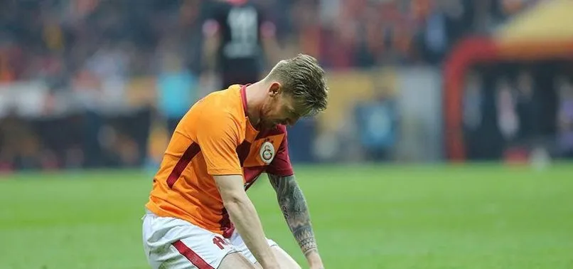 Serdar Aziz'i eşi yaktı!