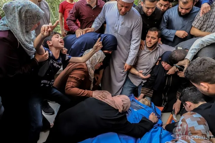 Filistinli çocuğun şehit babasına yürek yakan vedası: Allah yolunu açık etsin