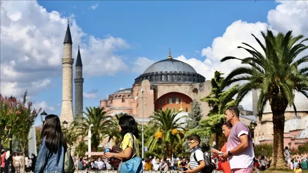 Turizm rekor moduna geçti: Milyonlar akın etti