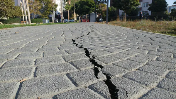 İstanbul'un depreme hazırlığı hangi aşamada? Bakan Özhaseki'den kritik açıklama: Özel birim istiyoruz - 10