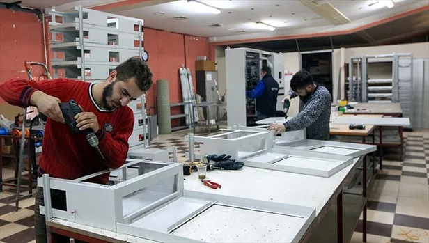 is-arayanlar-hemen-basvurun-kasim-ayi-is-ilanlari-guncellendi-99273-acik-is-ilani-yayinda-iskur-is-basvurusu-n-1668779198420.jpg İş arayanlar hemen başvurun! Kasım ayı iş ilanları güncellendi! 99.273 açık iş ilanı yayında! İŞKUR iş başvurusu nasıl yapılır? - 2
