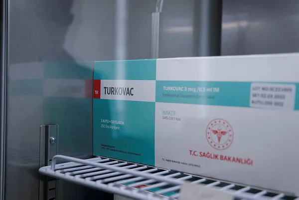 CHP ve TTB’den TURKOVAC hazımsızlığı! Halkın canını hiçe sayarcasına yerli aşıya organize saldırı