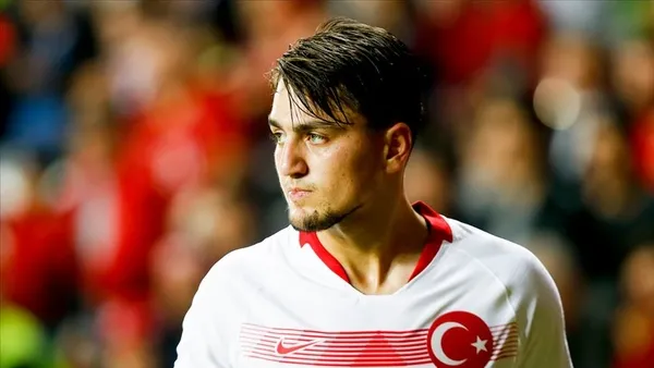 fenerbahce-bir-transferi-daha-bitirdi-milli-yildiz-artik-kanarya-fransiz-medyasi-duyurdu-1690411718164.jpg Fenerbahçe bir transferi daha bitirdi! Milli yıldız artık Kanarya! Fransız medyası duyurdu... - 1