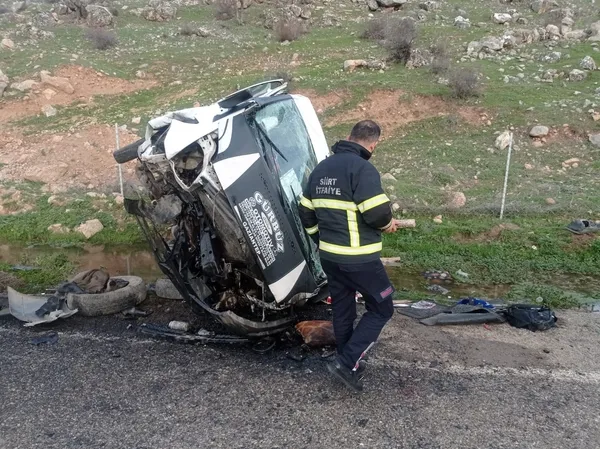siirtte-ogrenci-minibusu-devrildi-1-olu-6-yarali-1711734360832.jpg Siirt'te öğrenci minibüsü devrildi: 1 ölü, 6 yaralı - 2