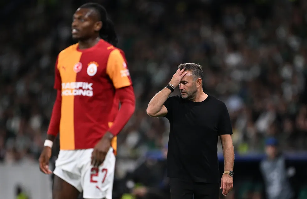1789022072795.jpg Galatasaray Teknik Direktörü Okan Buruk'tan sert tepki: 'VAR bugün hiçbir şeye karışmadı, hakem maçı etkiledi' - 2