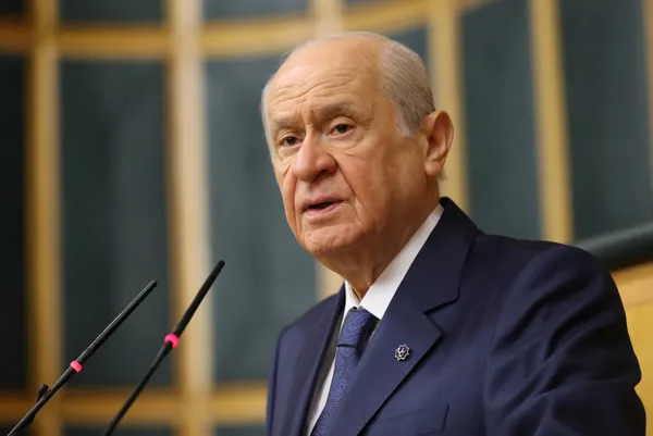 Son dakika: MHP Genel Başkanı Devlet Bahçeli’den grup toplantısında önemli açıklamalar! CHP’ye Kur’an kursu tepkisi