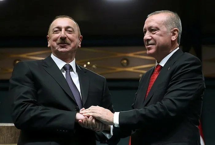 Fransız Le Monde'den dikkat çeken yazı! Erdoğan: Kremlin ve Beyaz Saray'la alay ediyor - 2