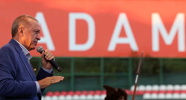 baskan-recep-tayyip-erdogan-mehmet-akif-ersoyun-siiri-ile-acikladi-bu-cephe-asla-sarsilmaz-1689453327495.jpg Başkan Recep Tayyip Erdoğan Mehmet Akif Ersoy'un şiiri ile açıkladı: Bu cephe asla sarsılmaz! - 4