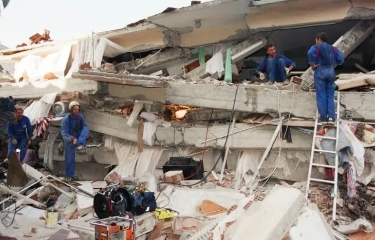 17 Ağustos Marmara Depremi'nin 22. yılı! Acı dolu kareler