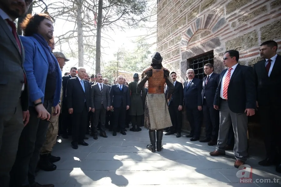 Devlet Bahçeli, Ertuğrul Gazi Türbesi’ni ziyaret etti 12