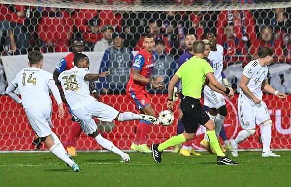 Galatasaray yine büyük oynuyor! Paredes beklenirken şimdi de Gravenberch hamlesi! Genç yıldız için kiralama teklifi...