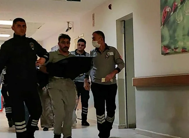 bursada-kaherden-olum-nefes-borusuna-sut-kacan-3-aylik-merva-hayatini-kaybetti-1705521209003.jpg Bursa'da kaherden ölüm! Nefes borusuna süt kaçan 3 aylık Merva, hayatını kaybetti - 3