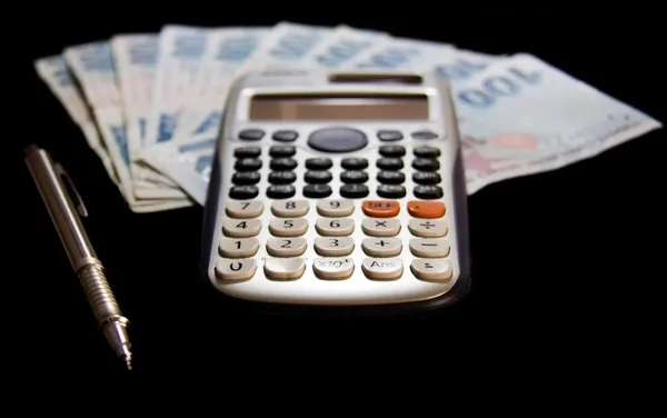 Emeklilerin gözü Resmi Gazete’de! Hangi Emekli ne kadar fark alacak? Kök maaş nasıl hesaplanacak? Ek zam farkı ne zaman yatırılacak?